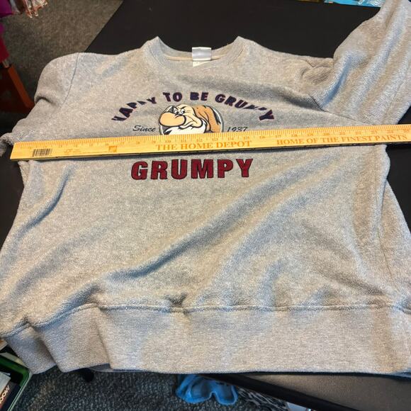Disney Store Grumpy Sweatshirt Sz M Gray Crewneck Happy to Be Grumpy Snow White - Picture 5 of 6